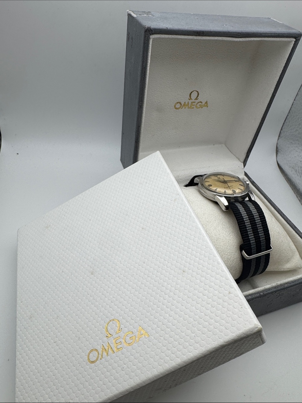 Vintage Omega Seamaster Calendar Automatic Watch - Picture 12 of 12